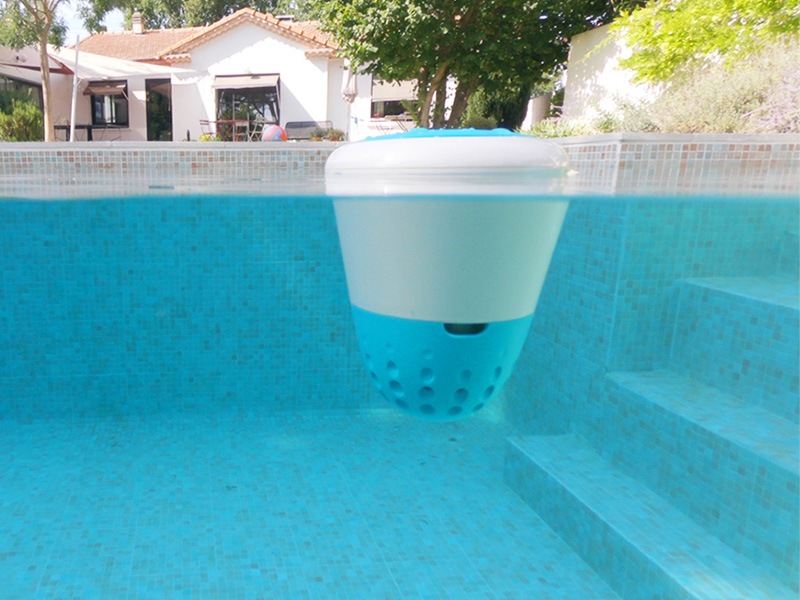 Smart water monitor floating on a perfectly balanced pool