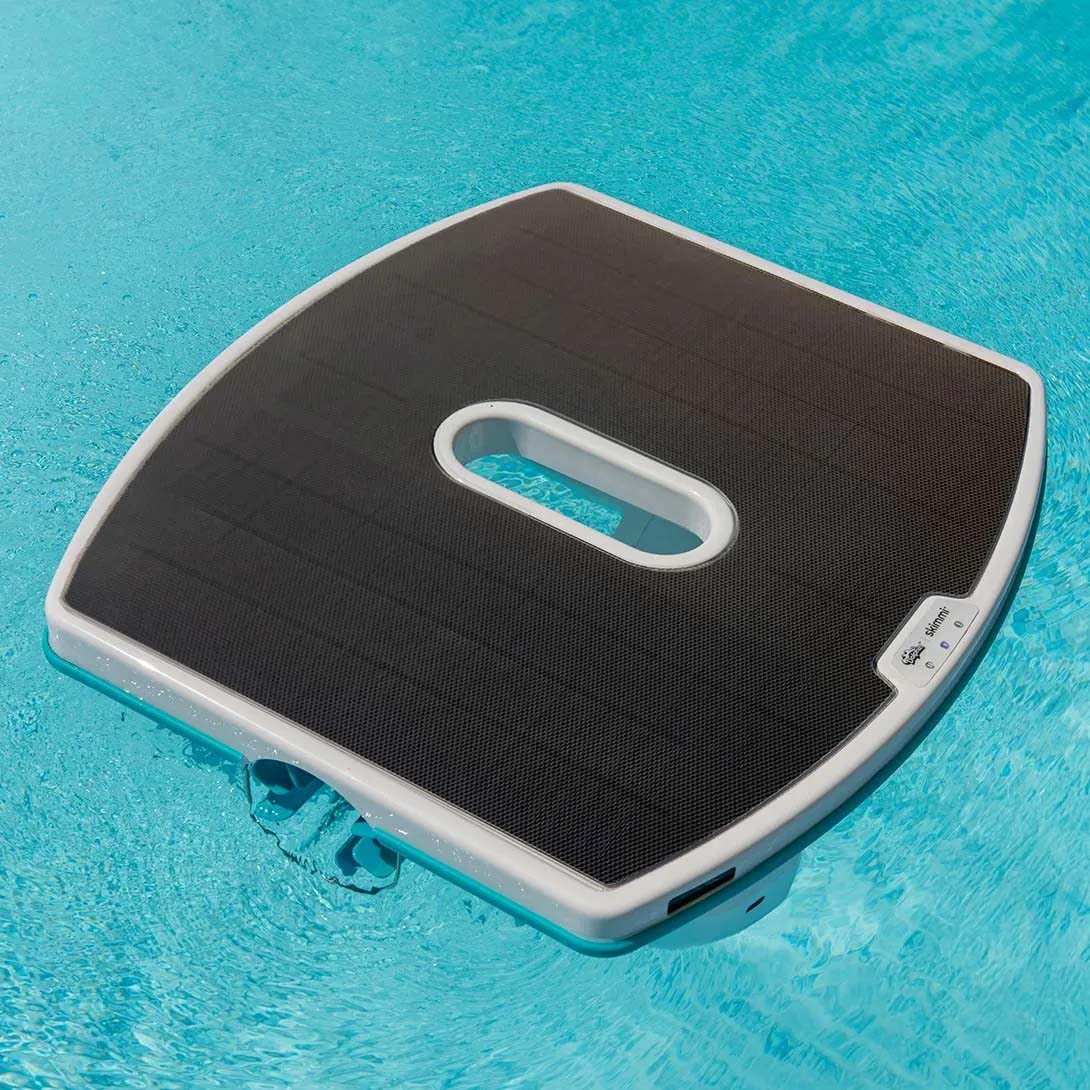 Dolphin Skimmi - Solar Powered Pool Skimmer — product photo